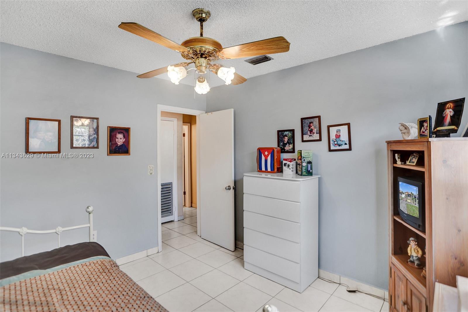 HIALEAH 12TH ADDN - Residential