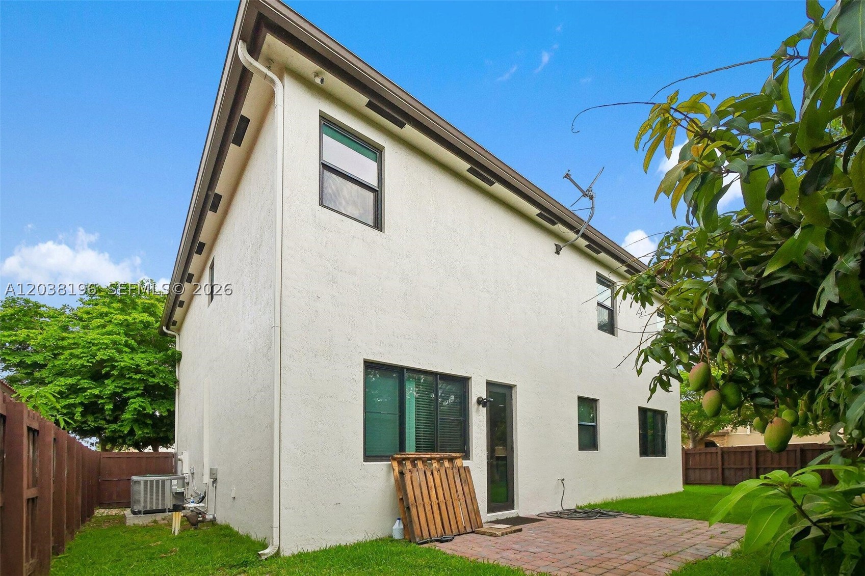 SILVER PALM WEST - Residential Lease