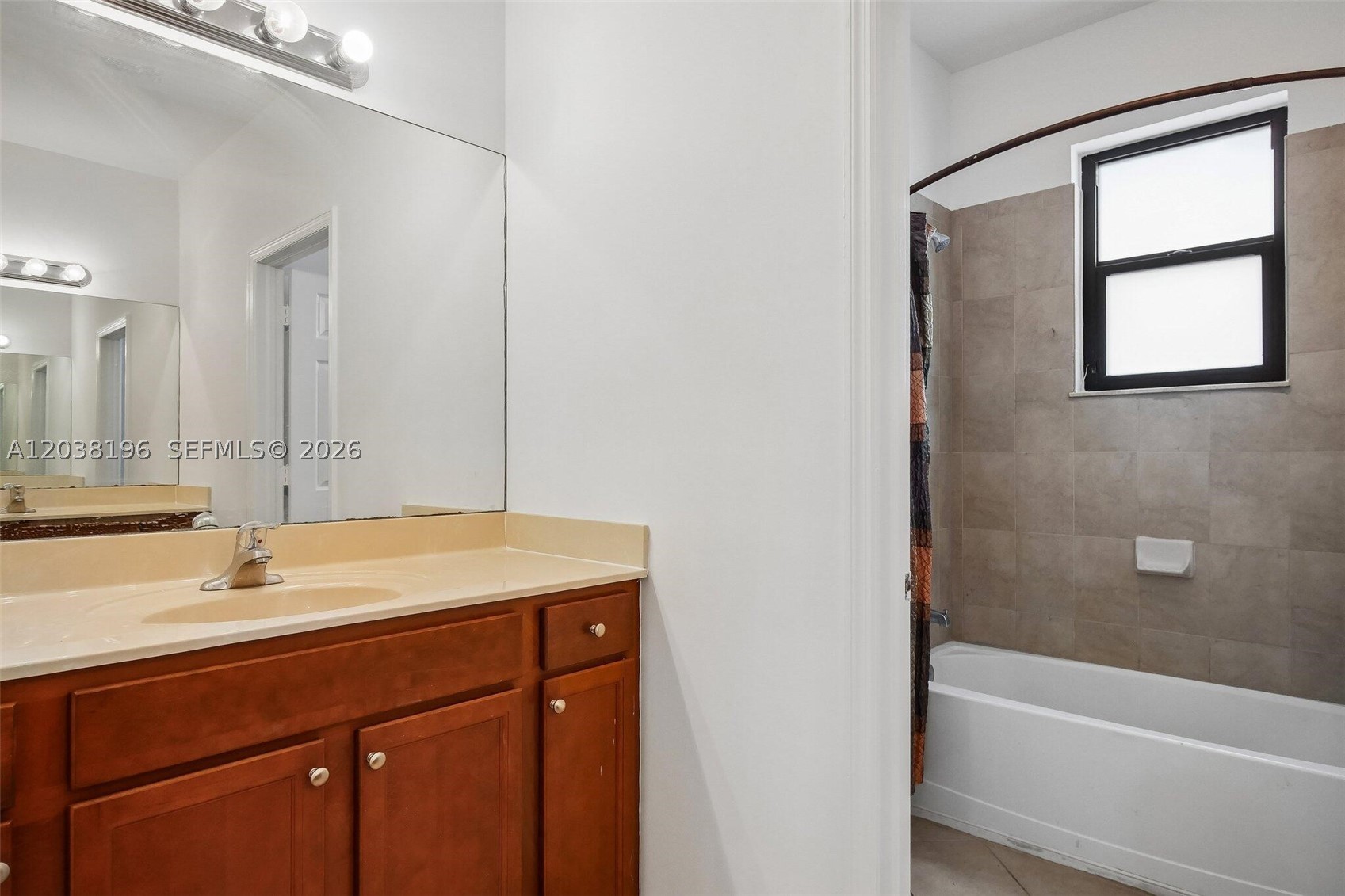 SILVER PALM WEST - Residential Lease