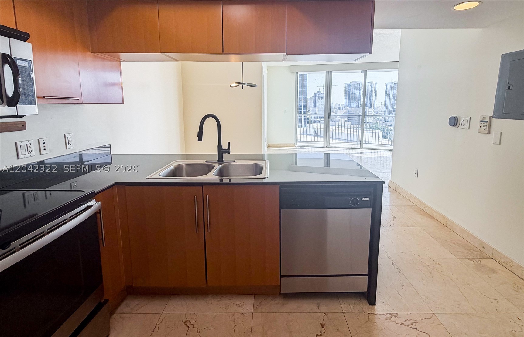 OPERA TOWER CONDO - Residential