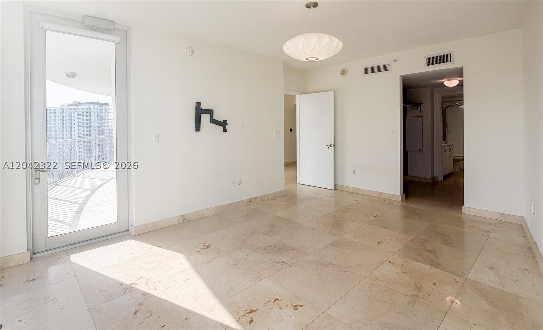 OPERA TOWER CONDO - Residential