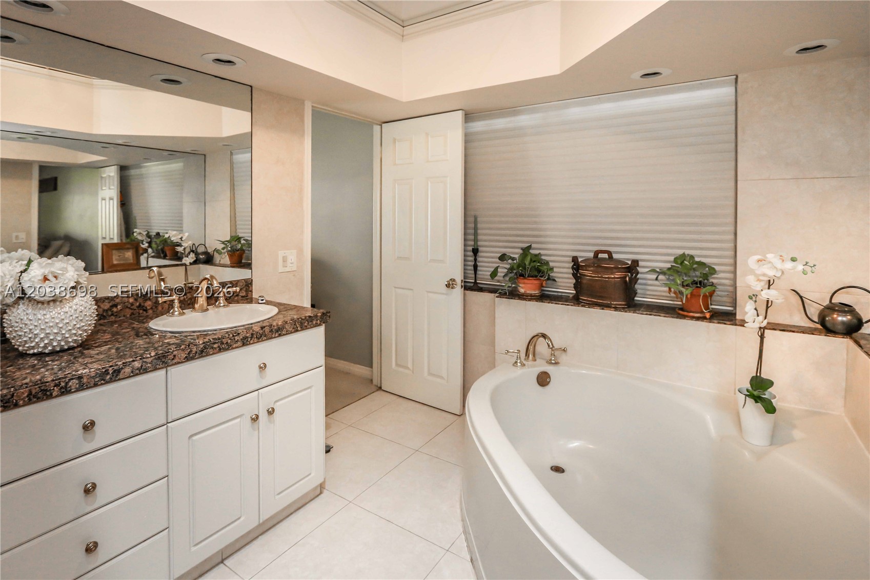 HOLLYWOOD LAKES SECTION - Residential