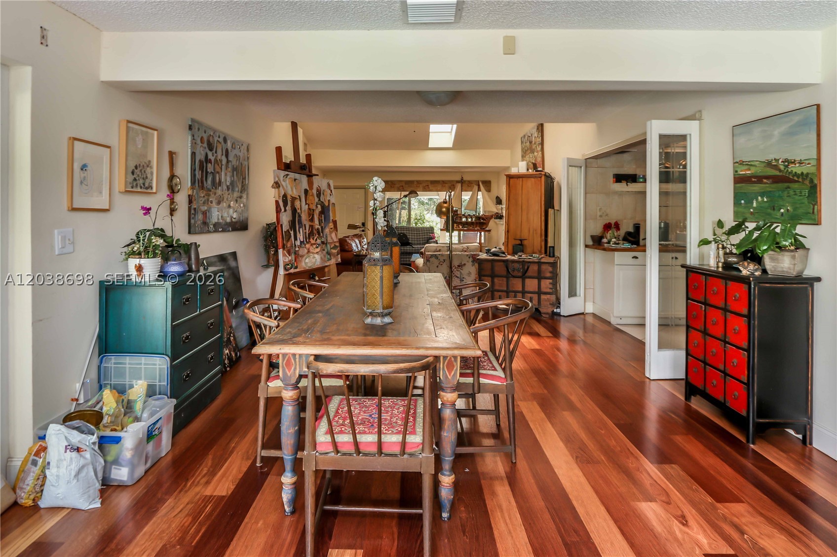 HOLLYWOOD LAKES SECTION - Residential