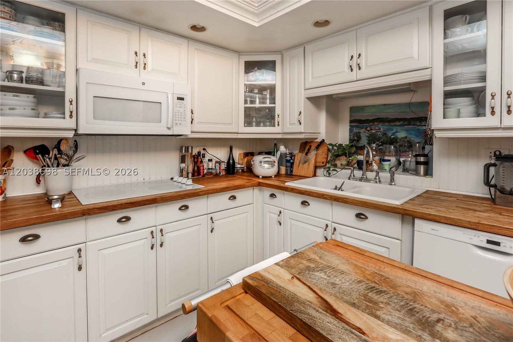 HOLLYWOOD LAKES SECTION - Residential