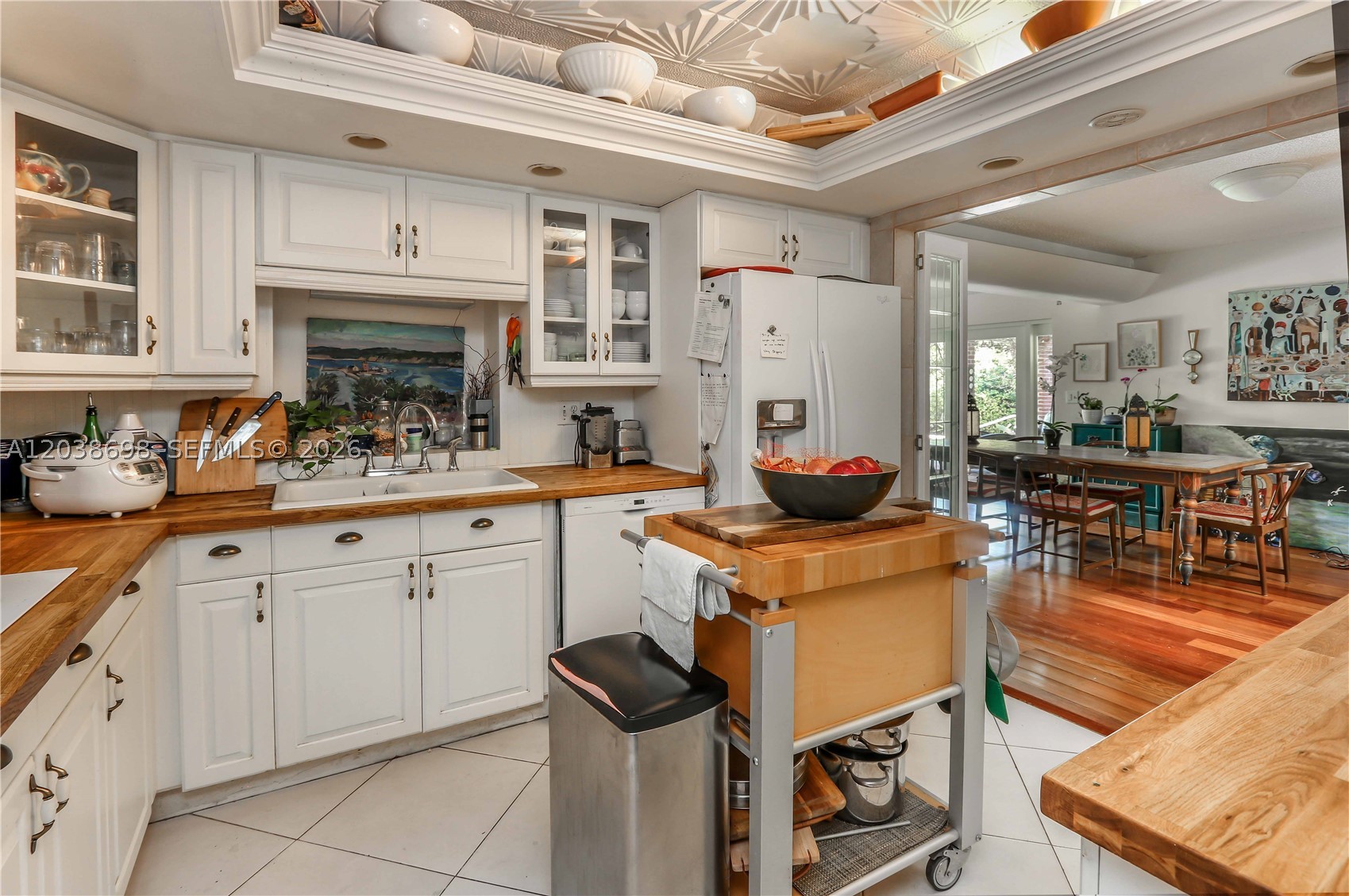 HOLLYWOOD LAKES SECTION - Residential