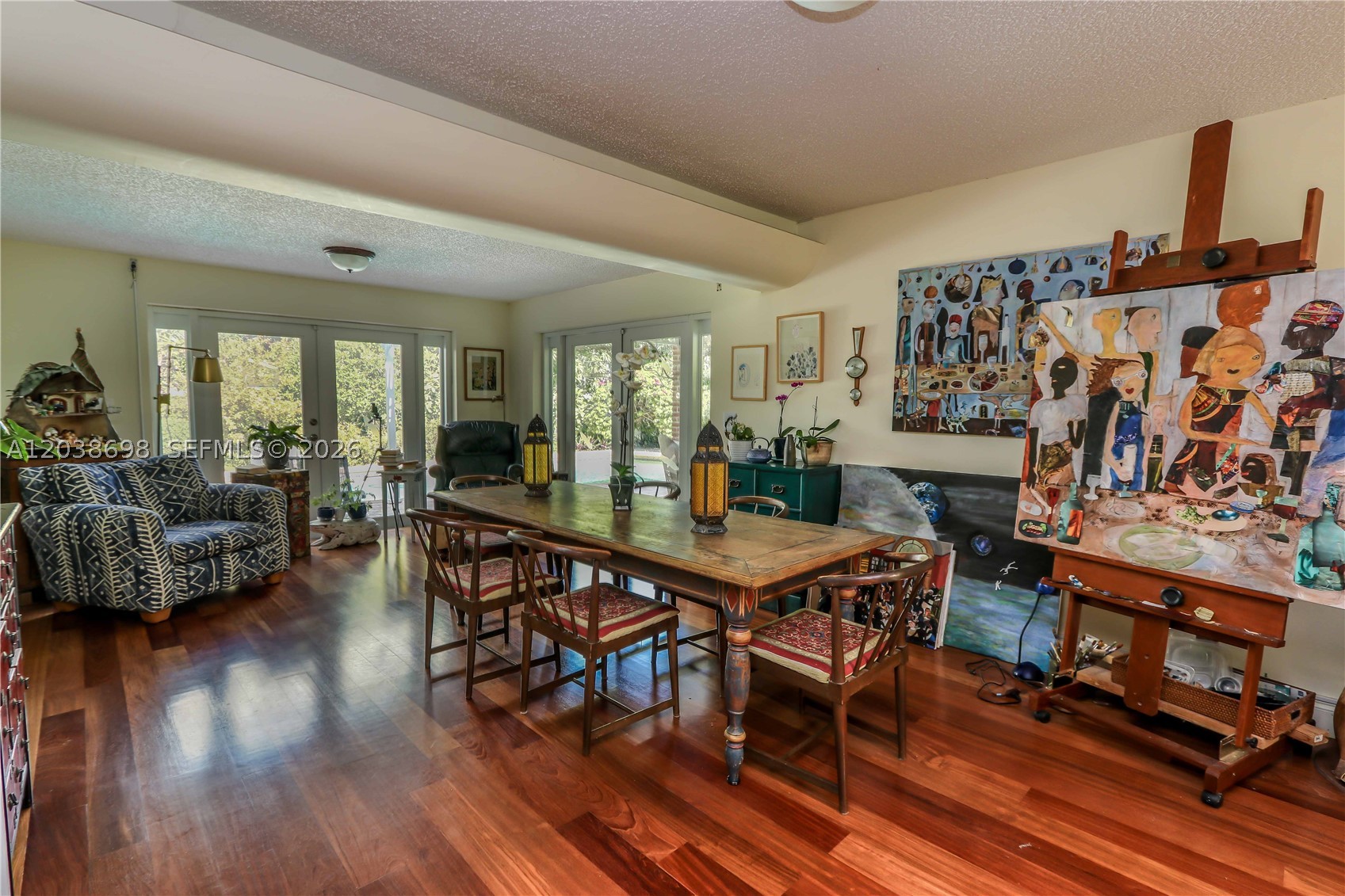 HOLLYWOOD LAKES SECTION - Residential