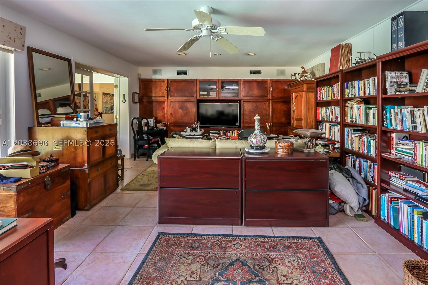 HOLLYWOOD LAKES SECTION - Residential