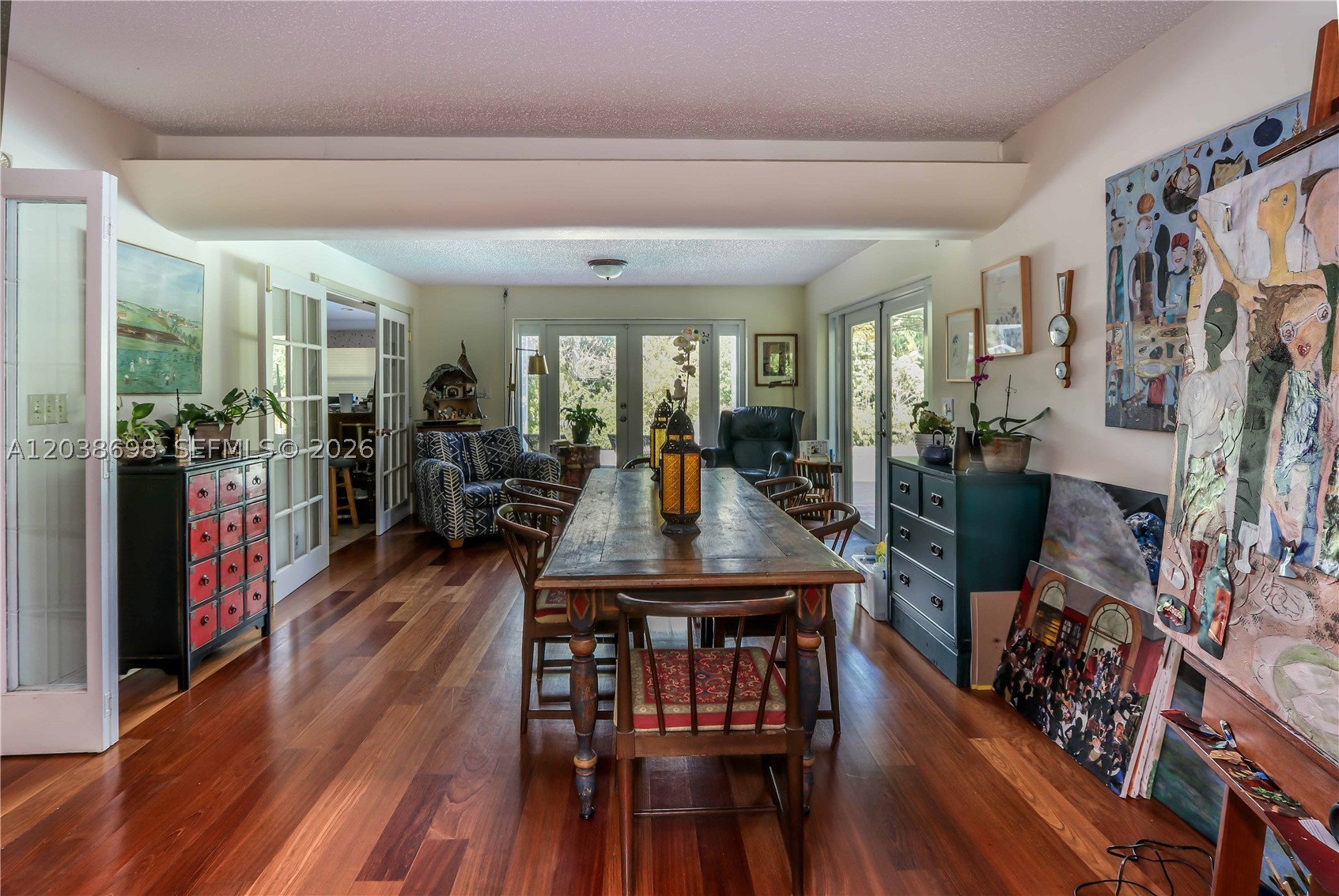 HOLLYWOOD LAKES SECTION - Residential