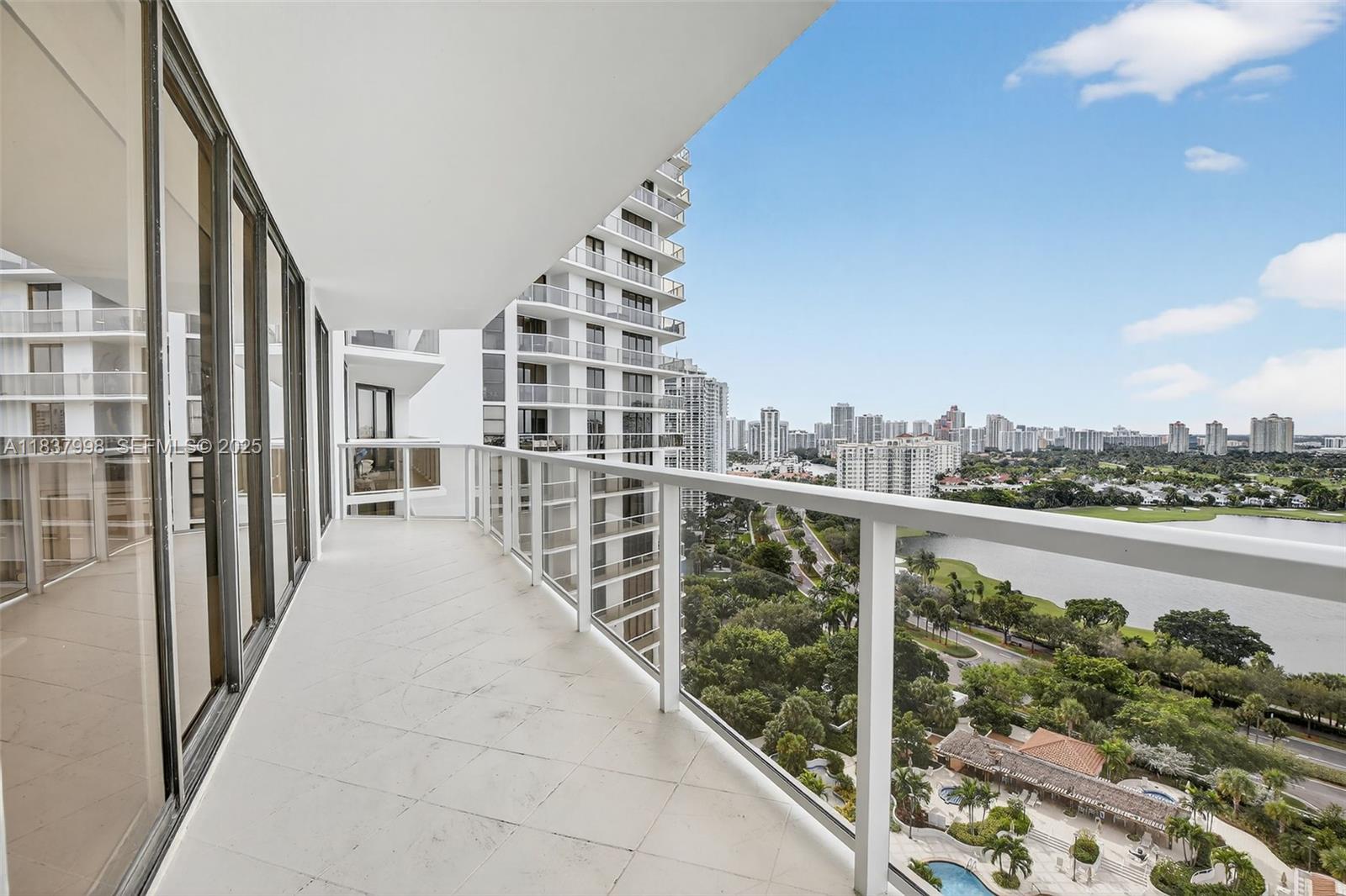 HAMPTONS WEST CONDO - Residential