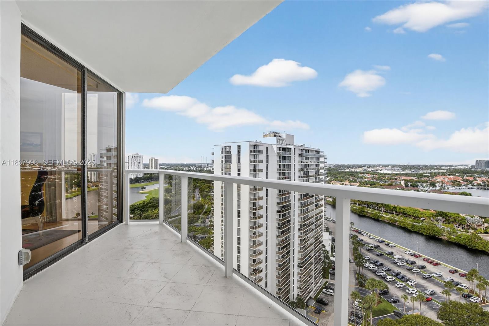 HAMPTONS WEST CONDO - Residential