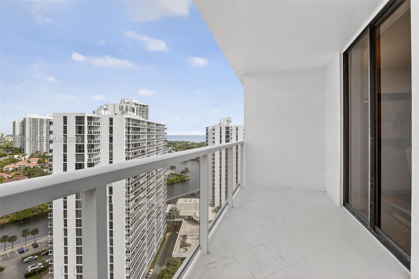 HAMPTONS WEST CONDO - Residential