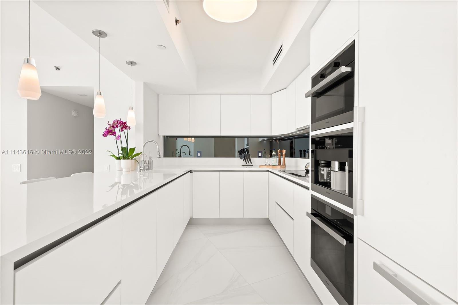 ICON CONDO - Residential