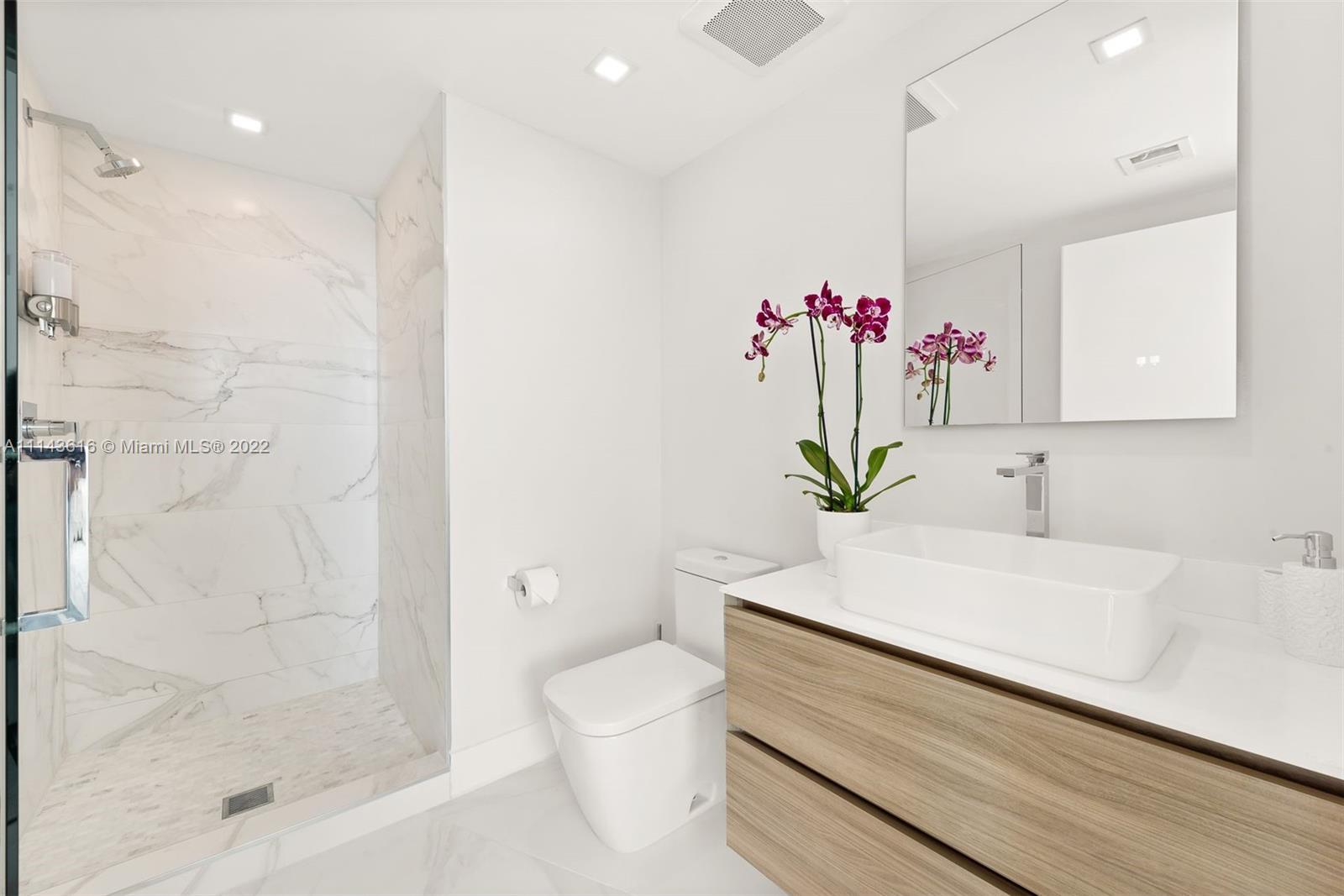 ICON CONDO - Residential