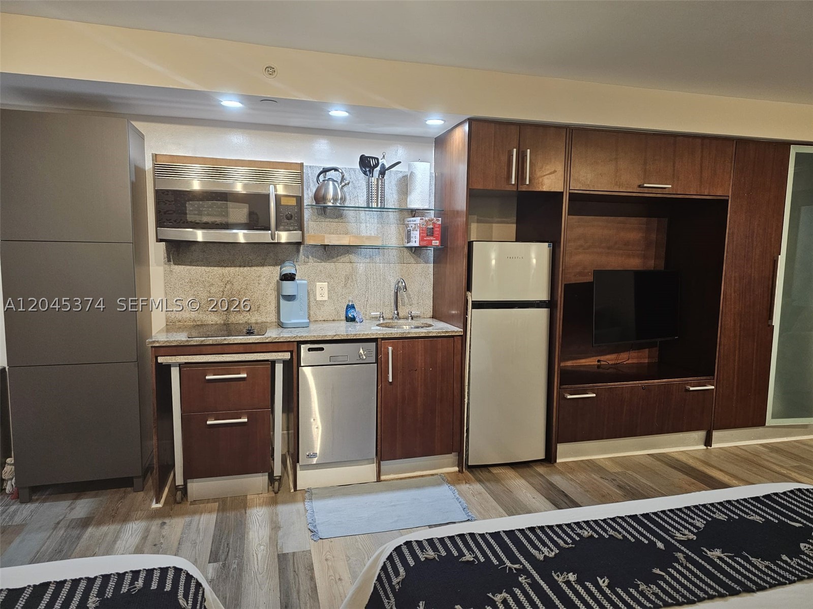 THE STRAND ON OCEAN DRIVE - Residential
