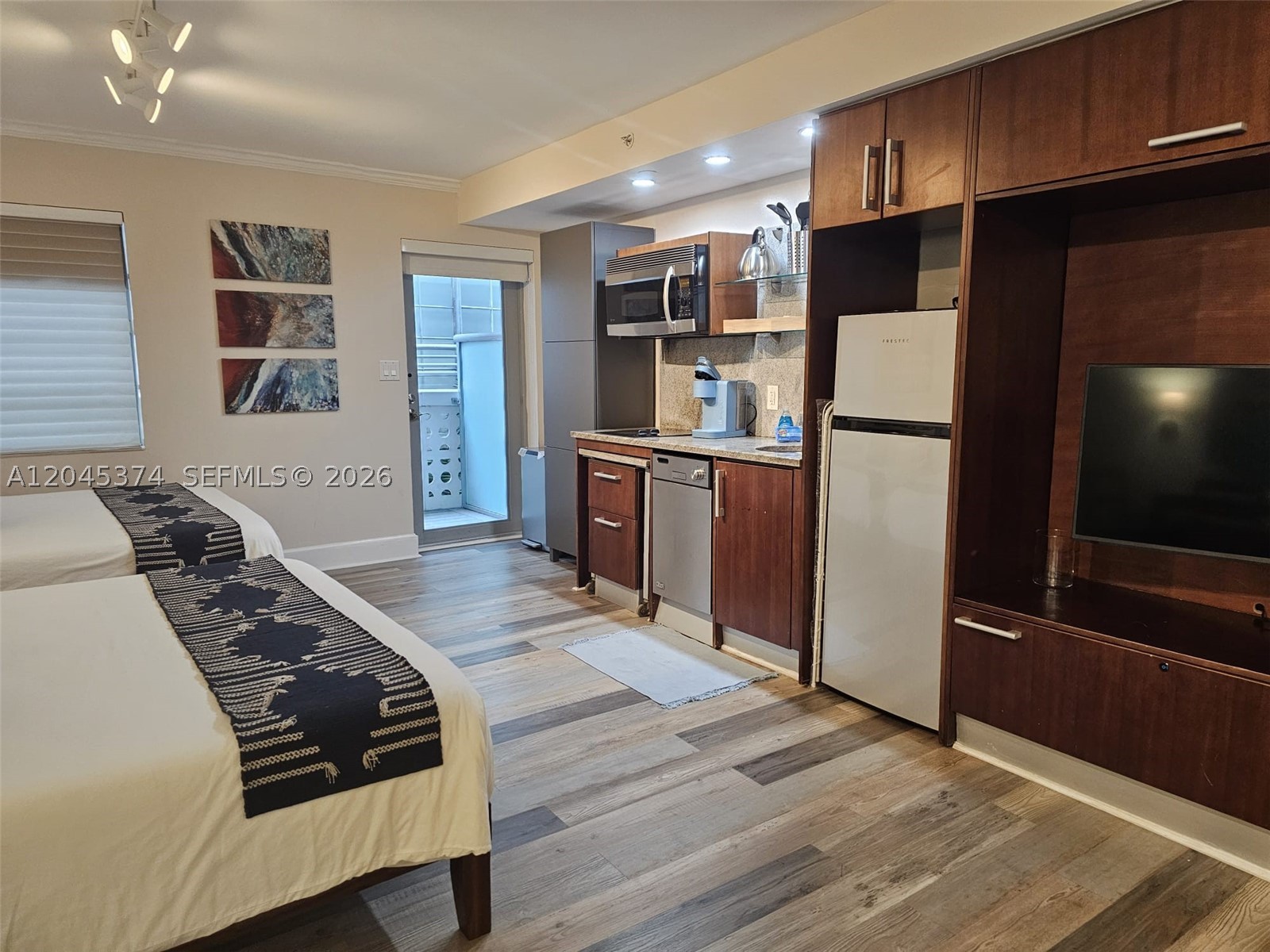 THE STRAND ON OCEAN DRIVE - Residential