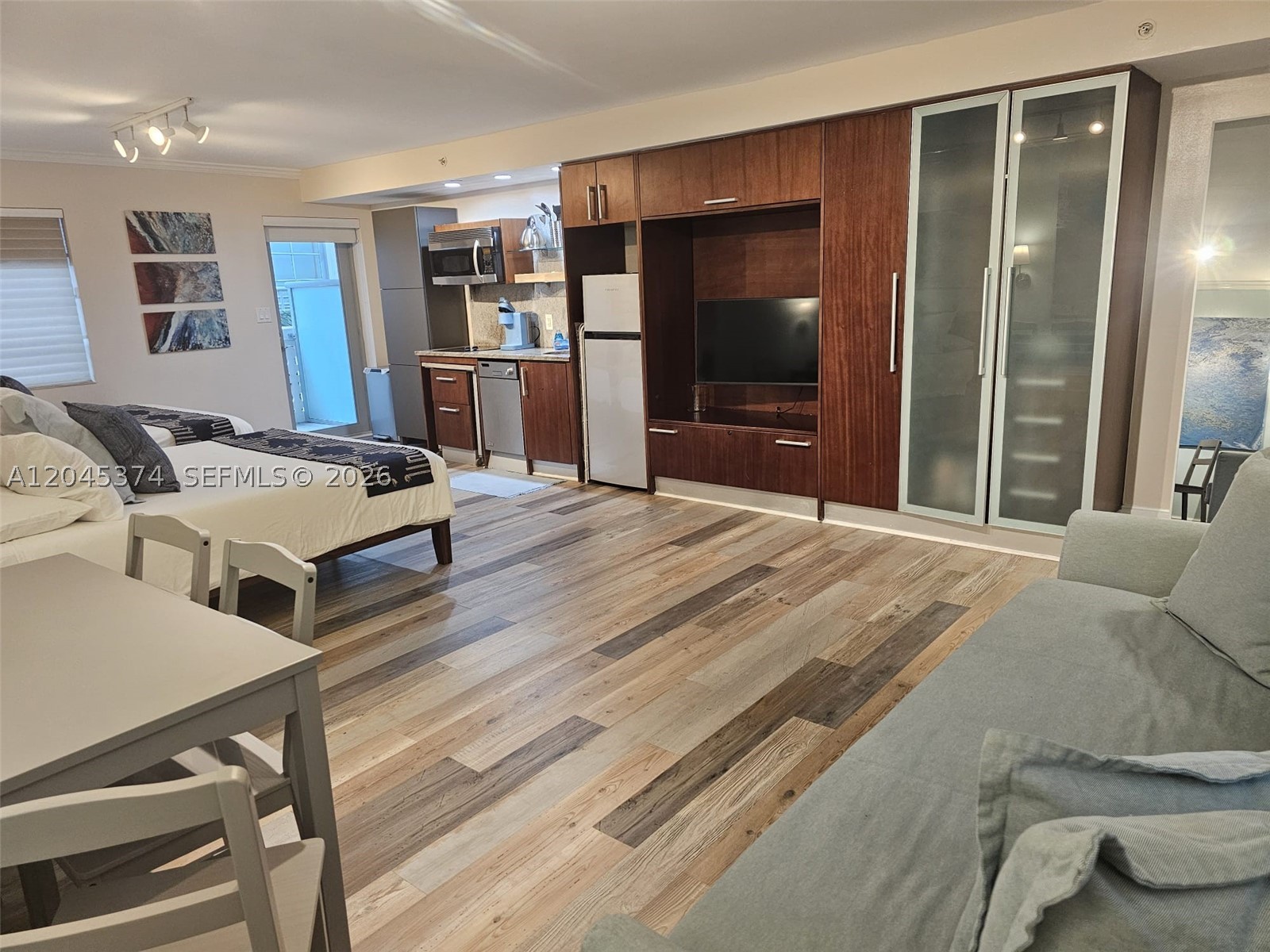 THE STRAND ON OCEAN DRIVE - Residential