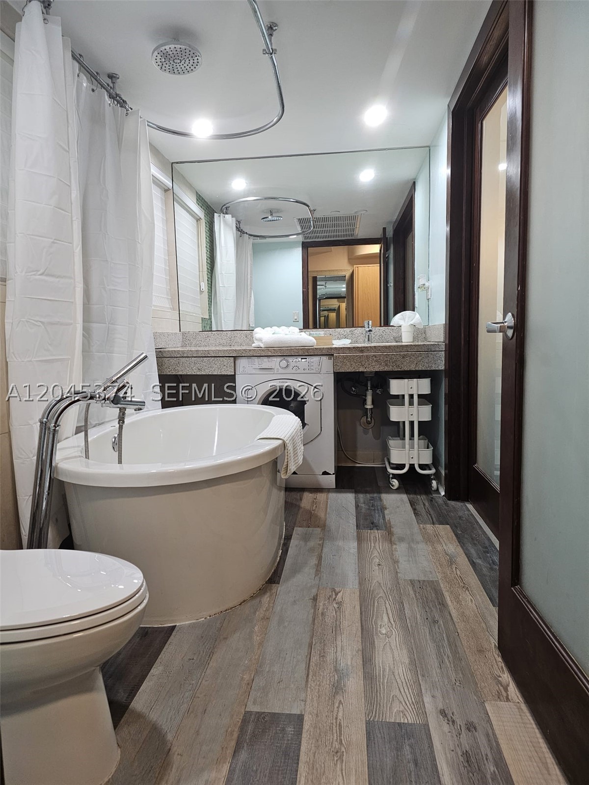 THE STRAND ON OCEAN DRIVE - Residential