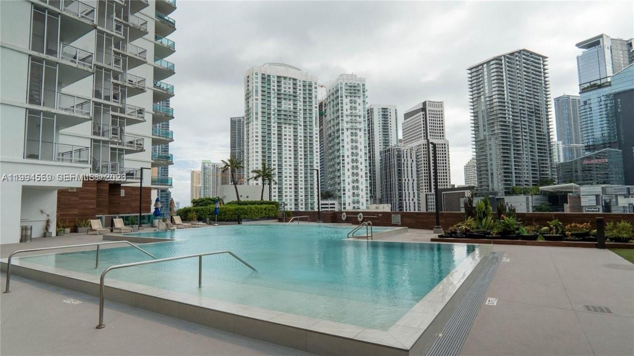 WIND CONDO - Residential