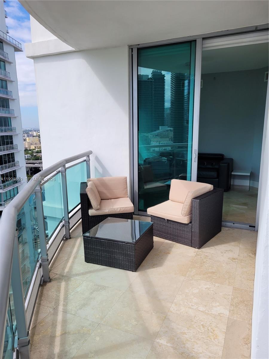 WIND CONDO - Residential