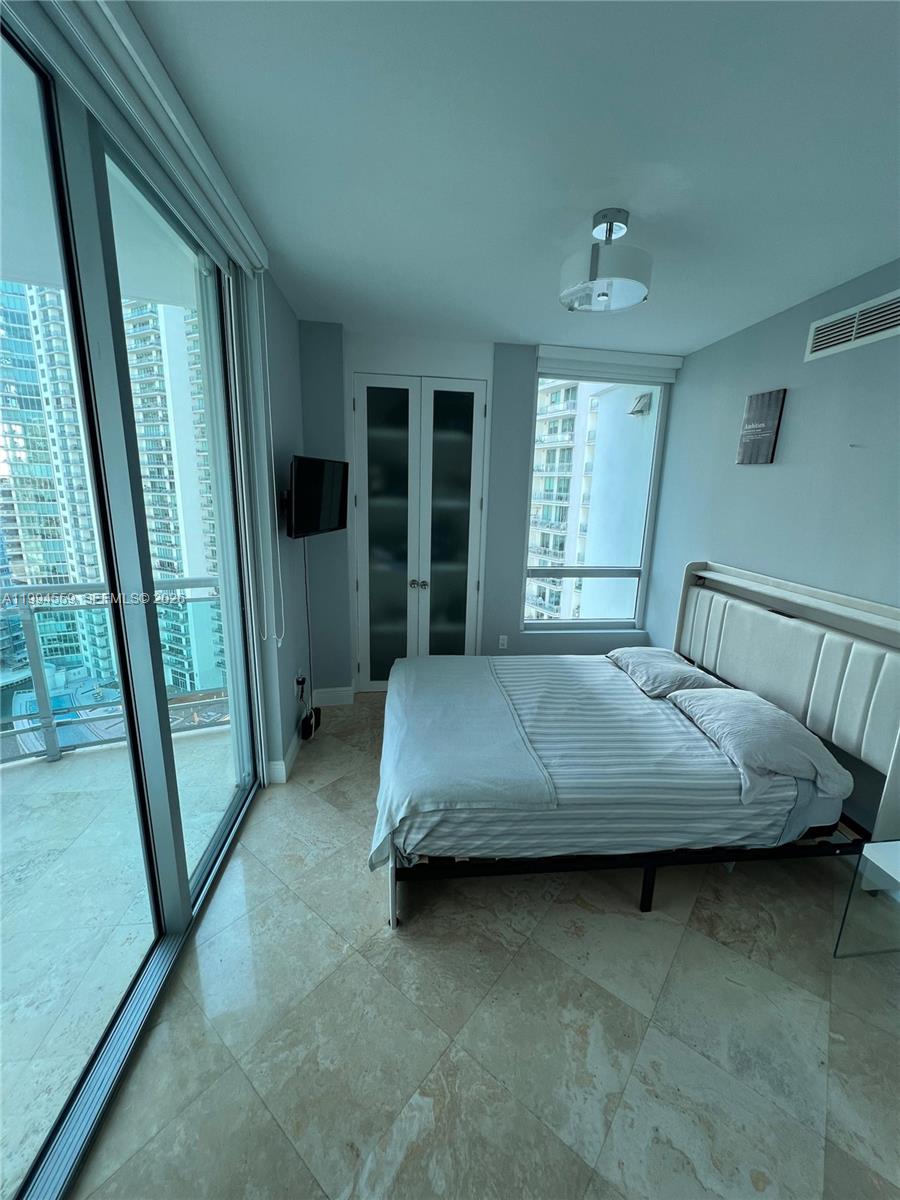 WIND CONDO - Residential