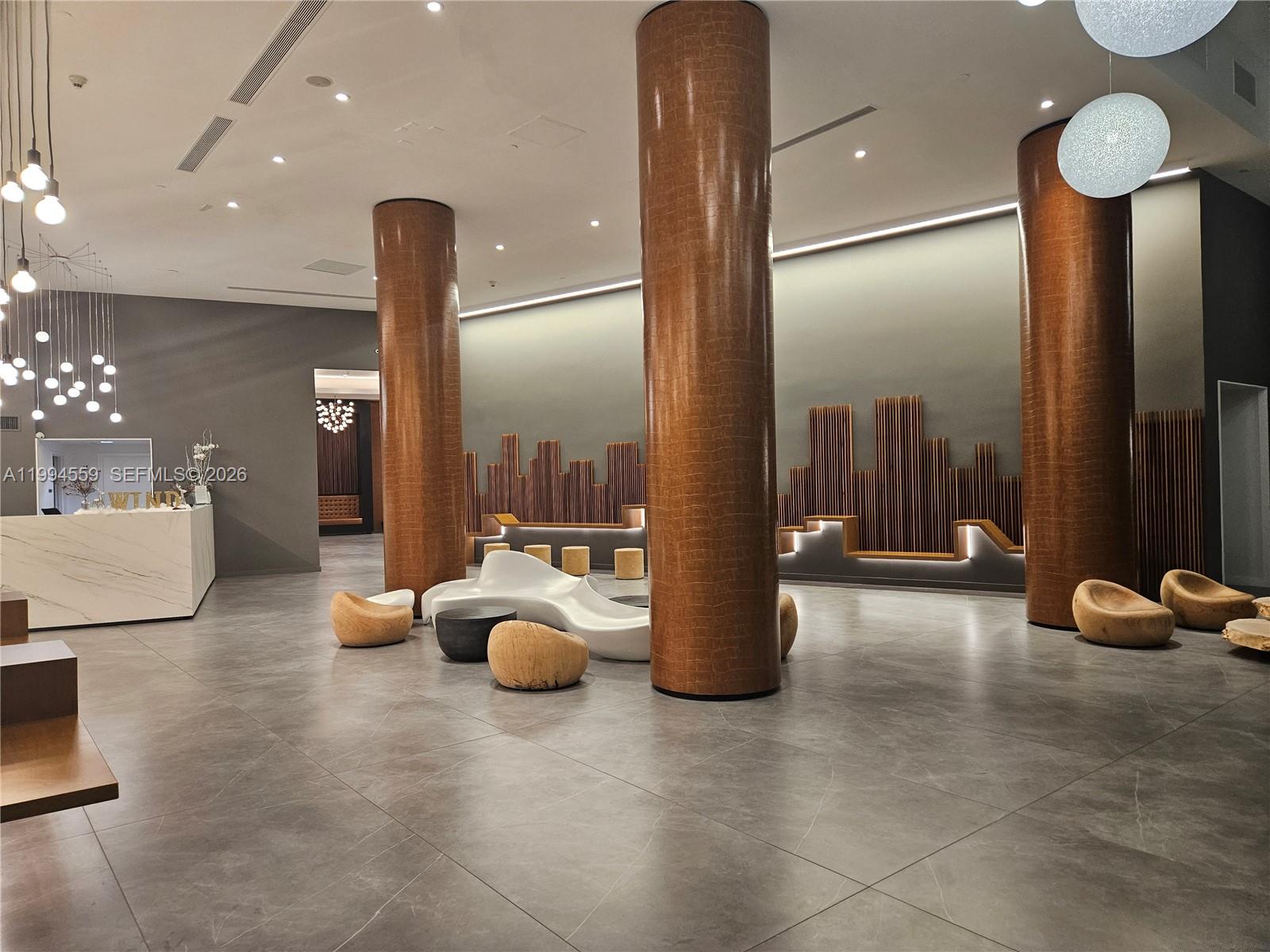 WIND CONDO - Residential