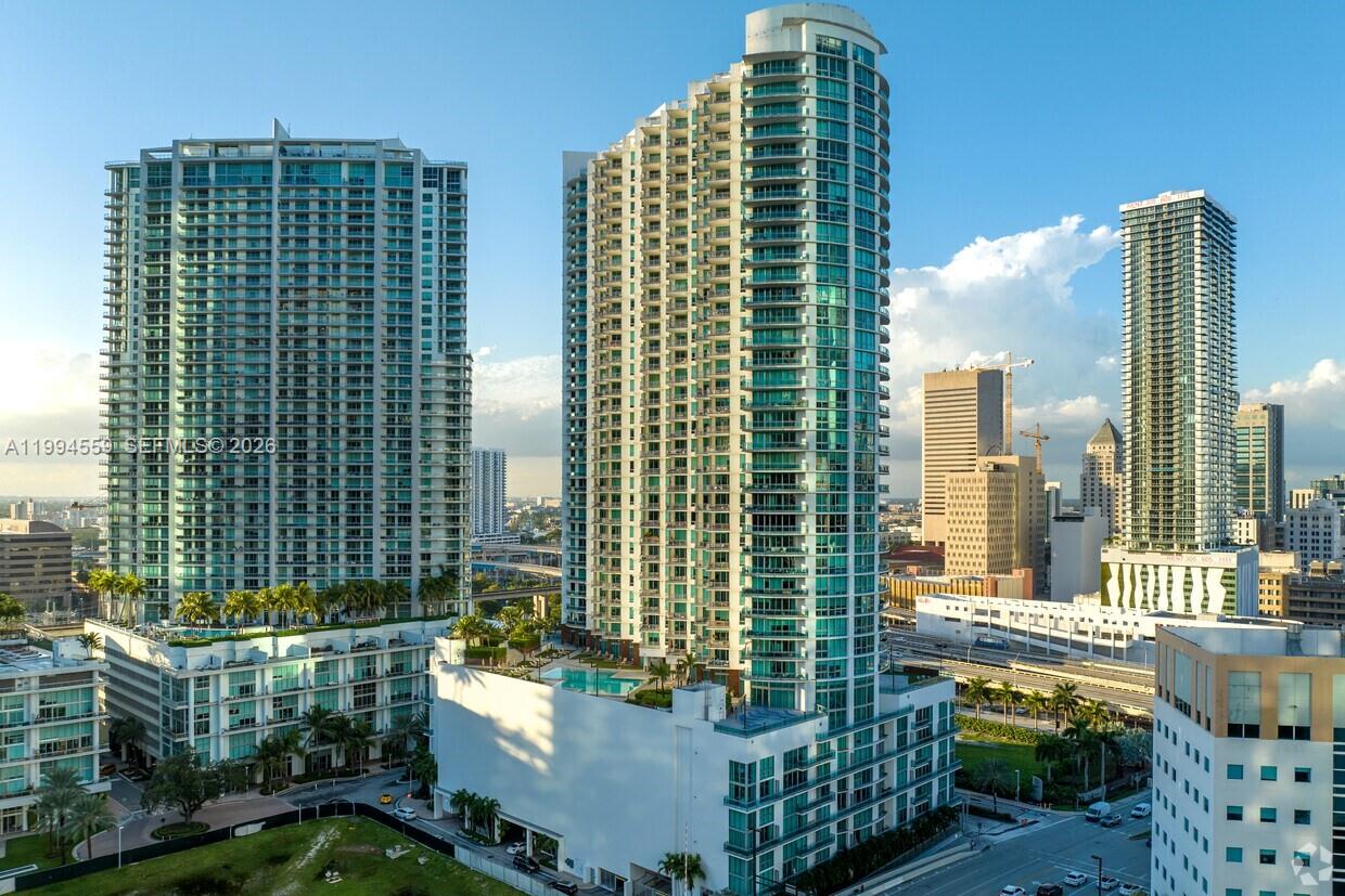 WIND CONDO - Residential