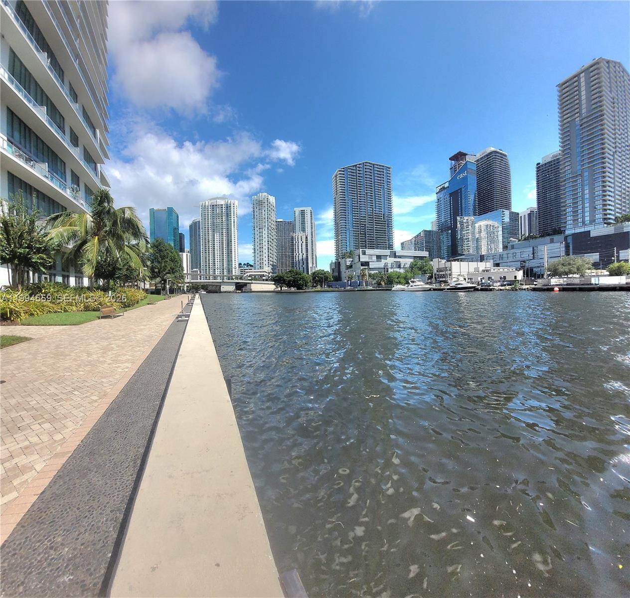 WIND CONDO - Residential