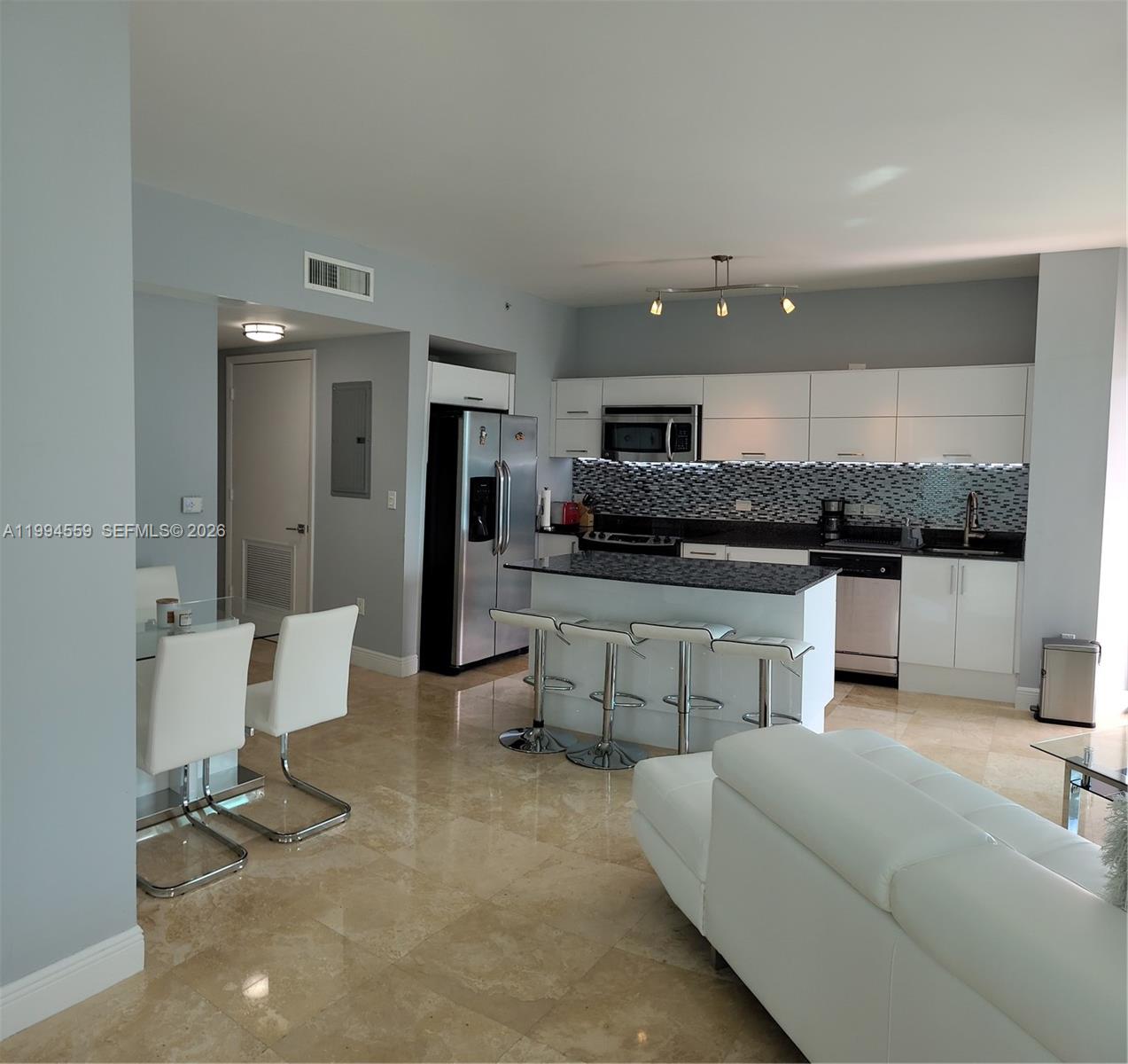 WIND CONDO - Residential
