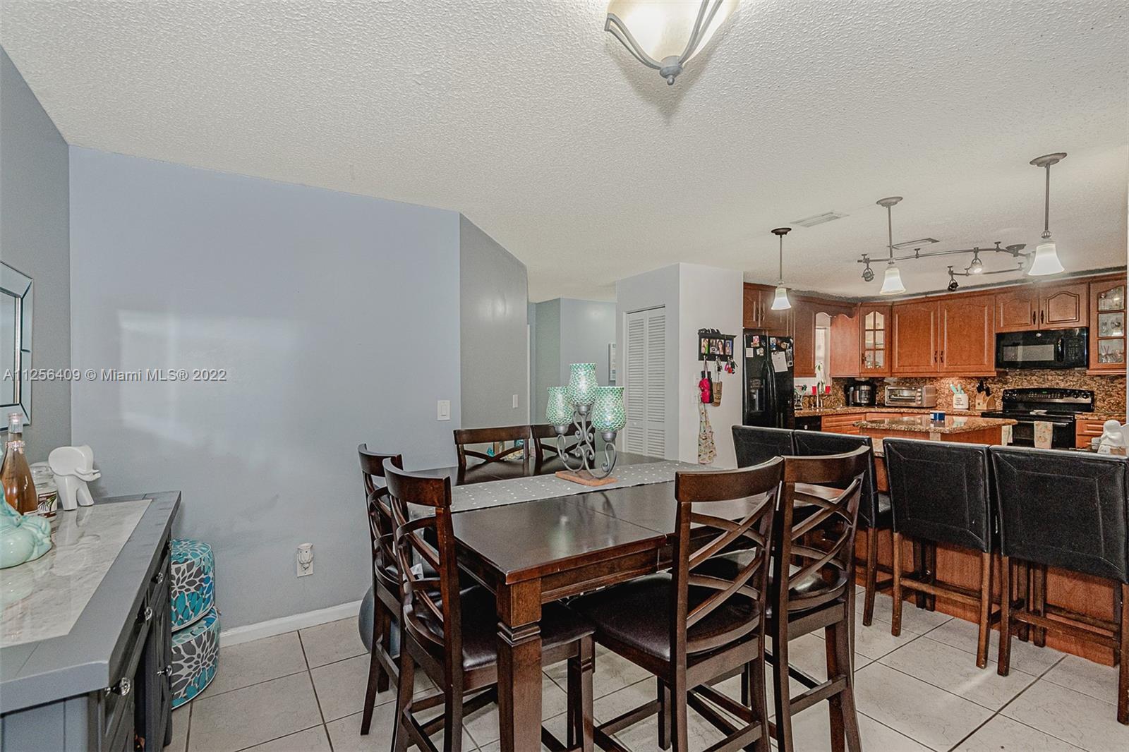 ROYAL GRENADIER 2 CONDO - Residential