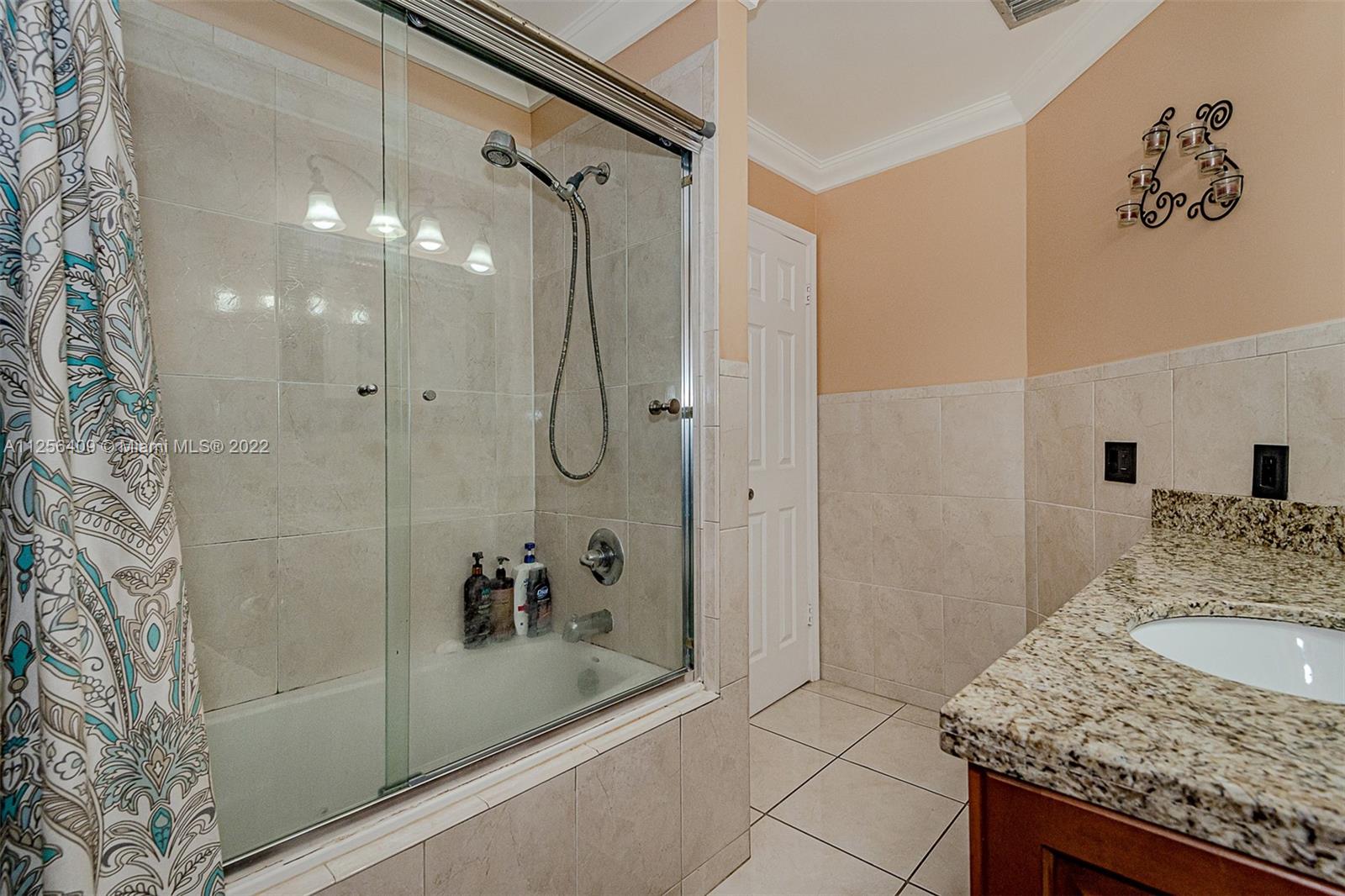 ROYAL GRENADIER 2 CONDO - Residential