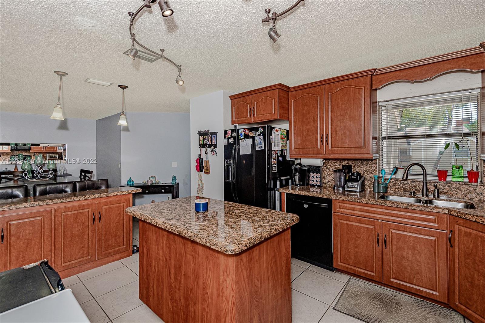 ROYAL GRENADIER 2 CONDO - Residential