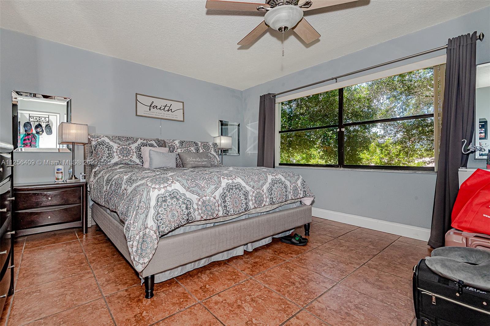 ROYAL GRENADIER 2 CONDO - Residential
