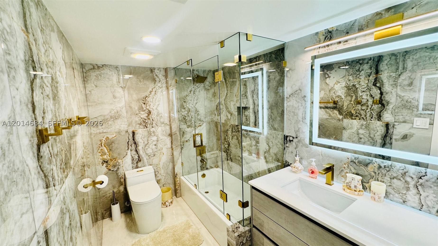 WINSTON TOWERS 600 CONDO - Residential