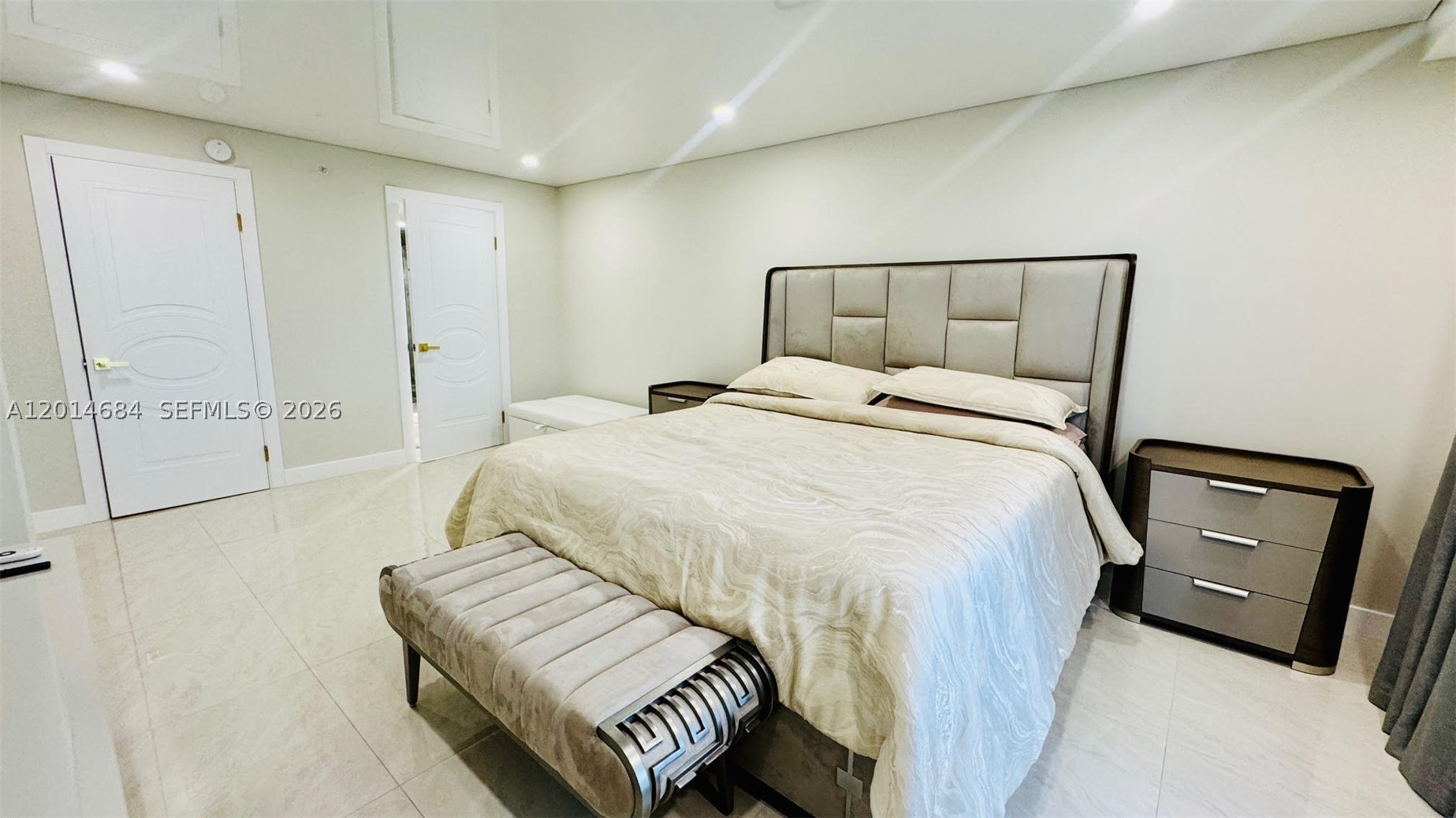 WINSTON TOWERS 600 CONDO - Residential