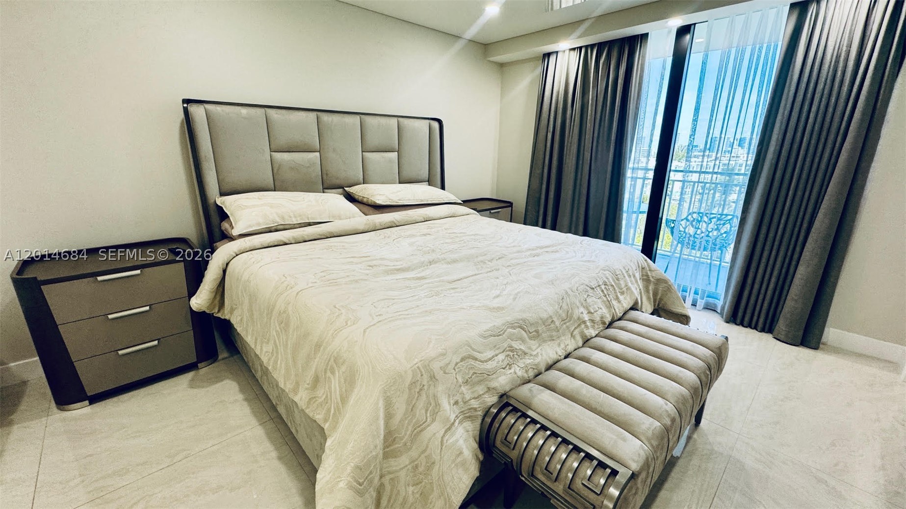 WINSTON TOWERS 600 CONDO - Residential