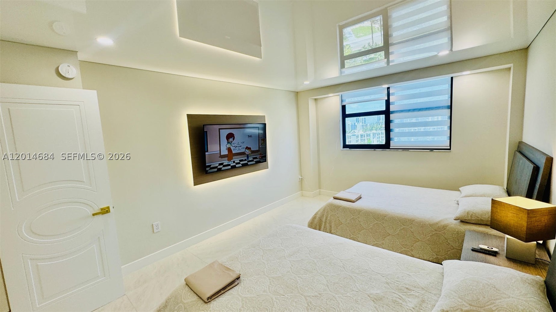 WINSTON TOWERS 600 CONDO - Residential