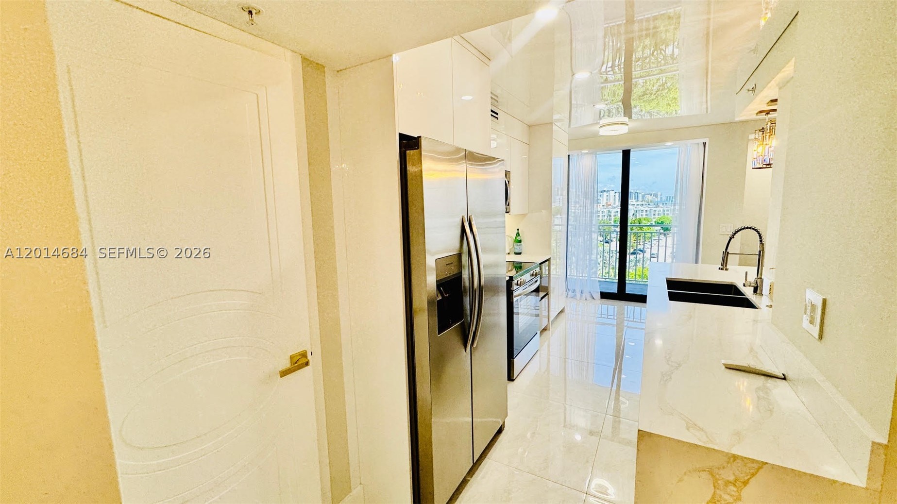 WINSTON TOWERS 600 CONDO - Residential