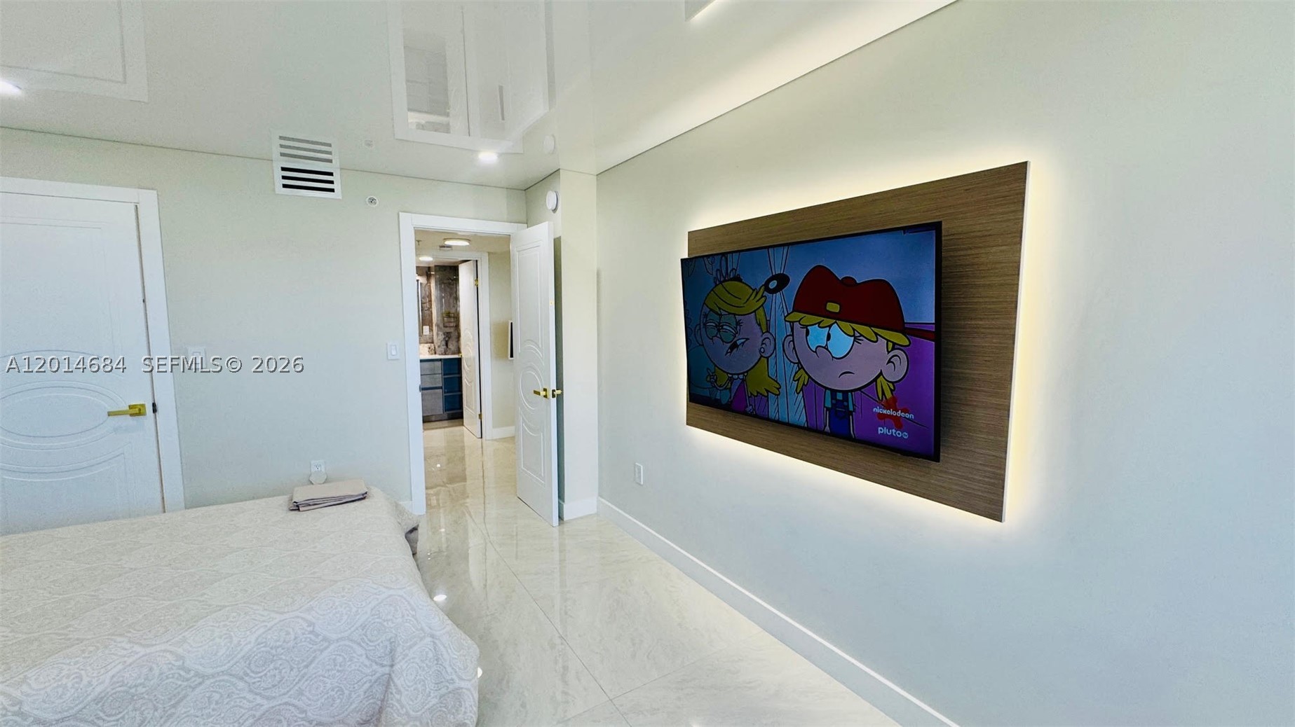 WINSTON TOWERS 600 CONDO - Residential