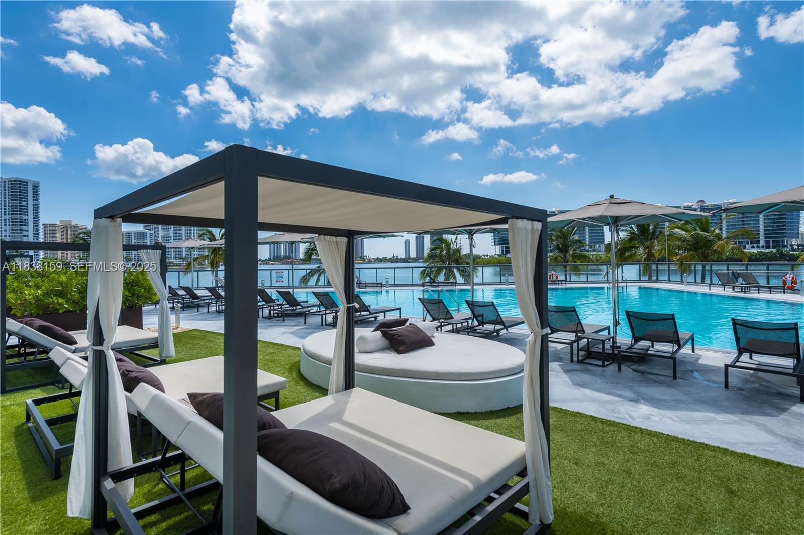ECHO CONDO - Residential