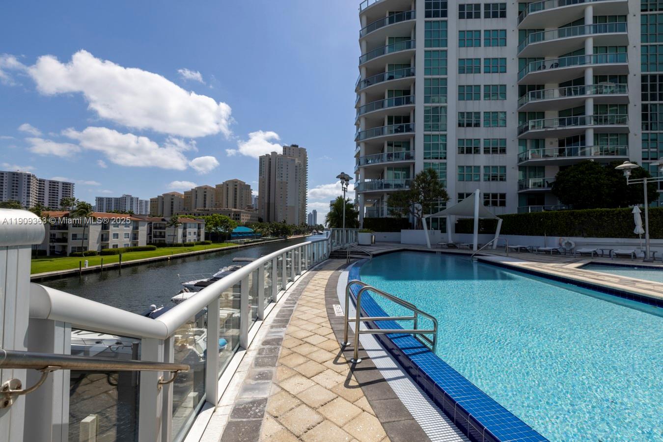 THE ATRIUM AT AVENTURA - Residential