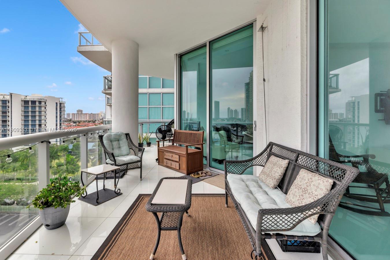 THE ATRIUM AT AVENTURA - Residential