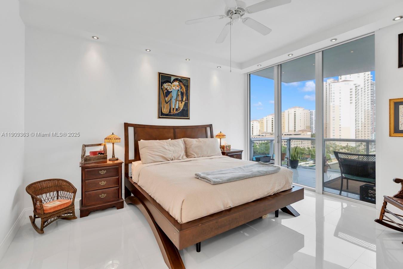 THE ATRIUM AT AVENTURA - Residential