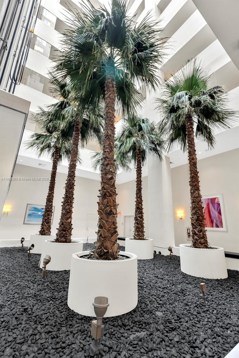 THE ATRIUM AT AVENTURA - Residential