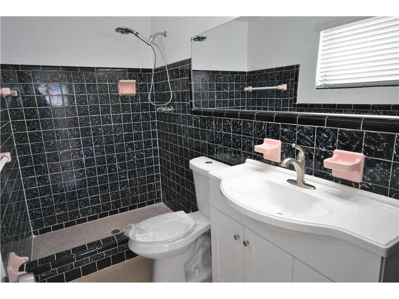 BISCAYNE BEACH SUB - Residential Lease