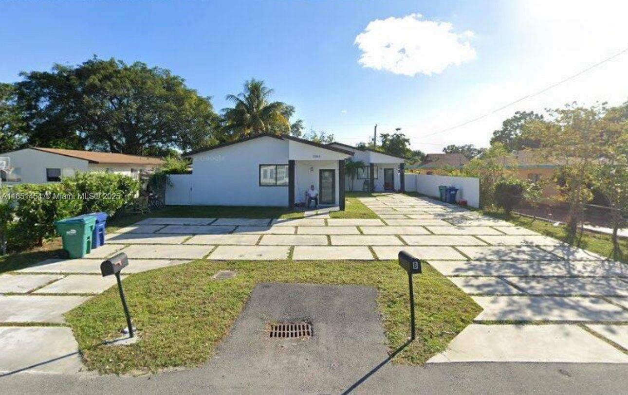 PROPERTY DETAILS
3066 NW 92nd ST
2 3-bedroom / 2-bath units

 Approximately 1,928 square feet of construction

 Approximately 8,400 square feet of lot

 Private parking for 6 cars

Property in excellent condition

 Fully rented