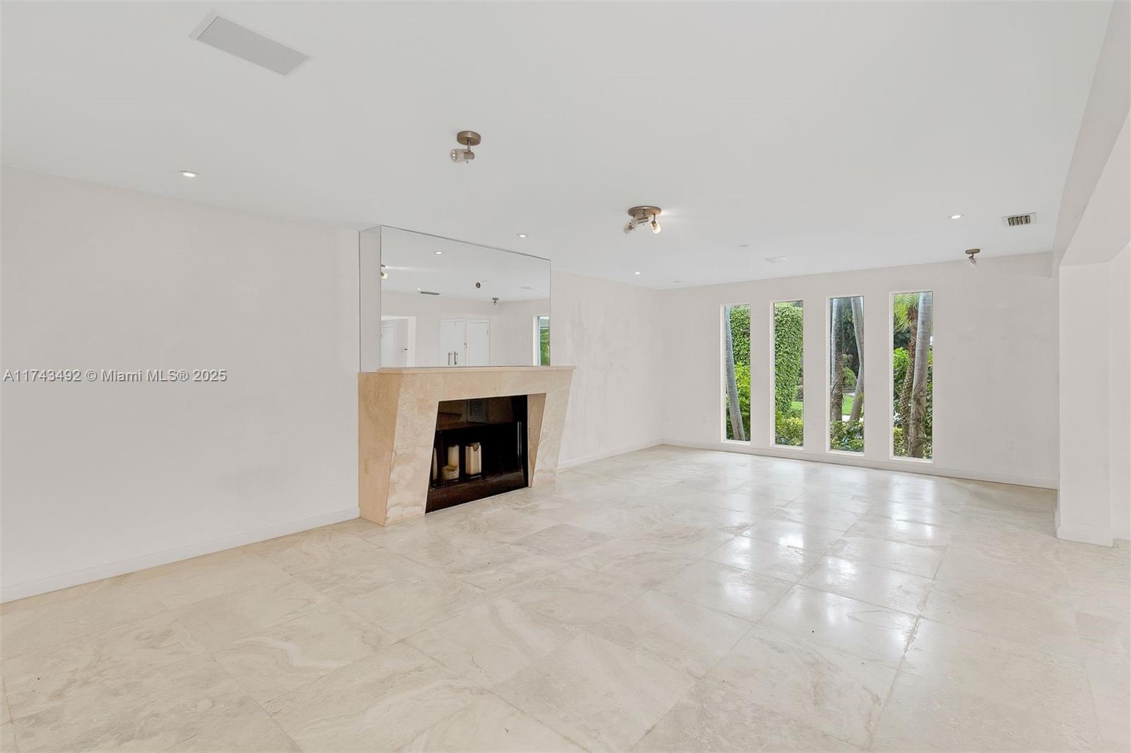SUB OF LAGORCE ISLAND - Residential