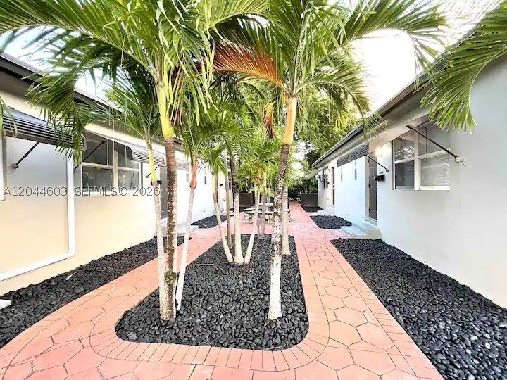 HOLLYWOOD SOUTH SIDE ADD - Residential Income