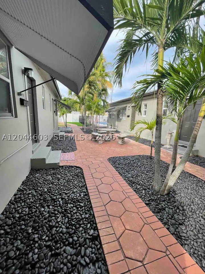 HOLLYWOOD SOUTH SIDE ADD - Residential Income