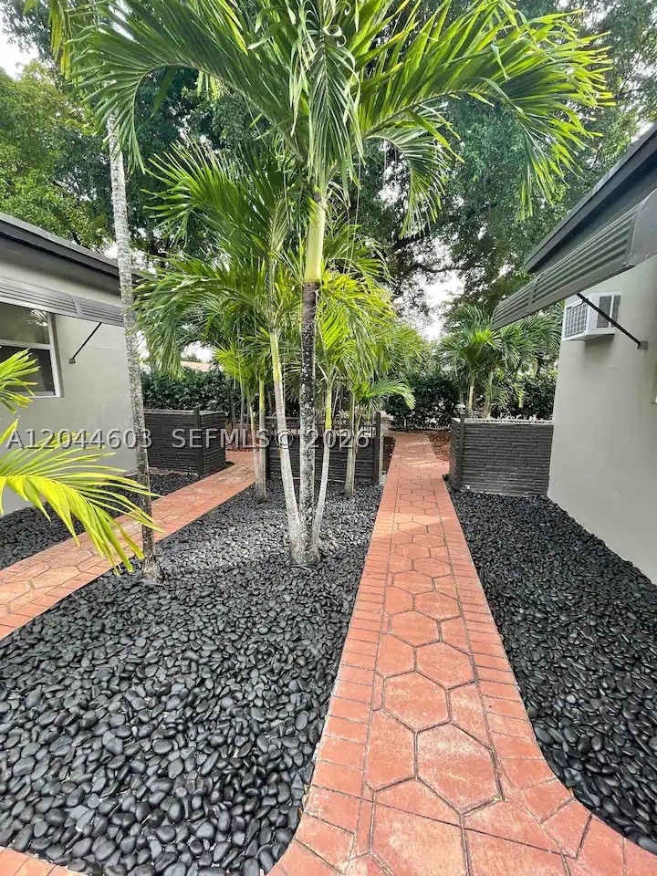HOLLYWOOD SOUTH SIDE ADD - Residential Income