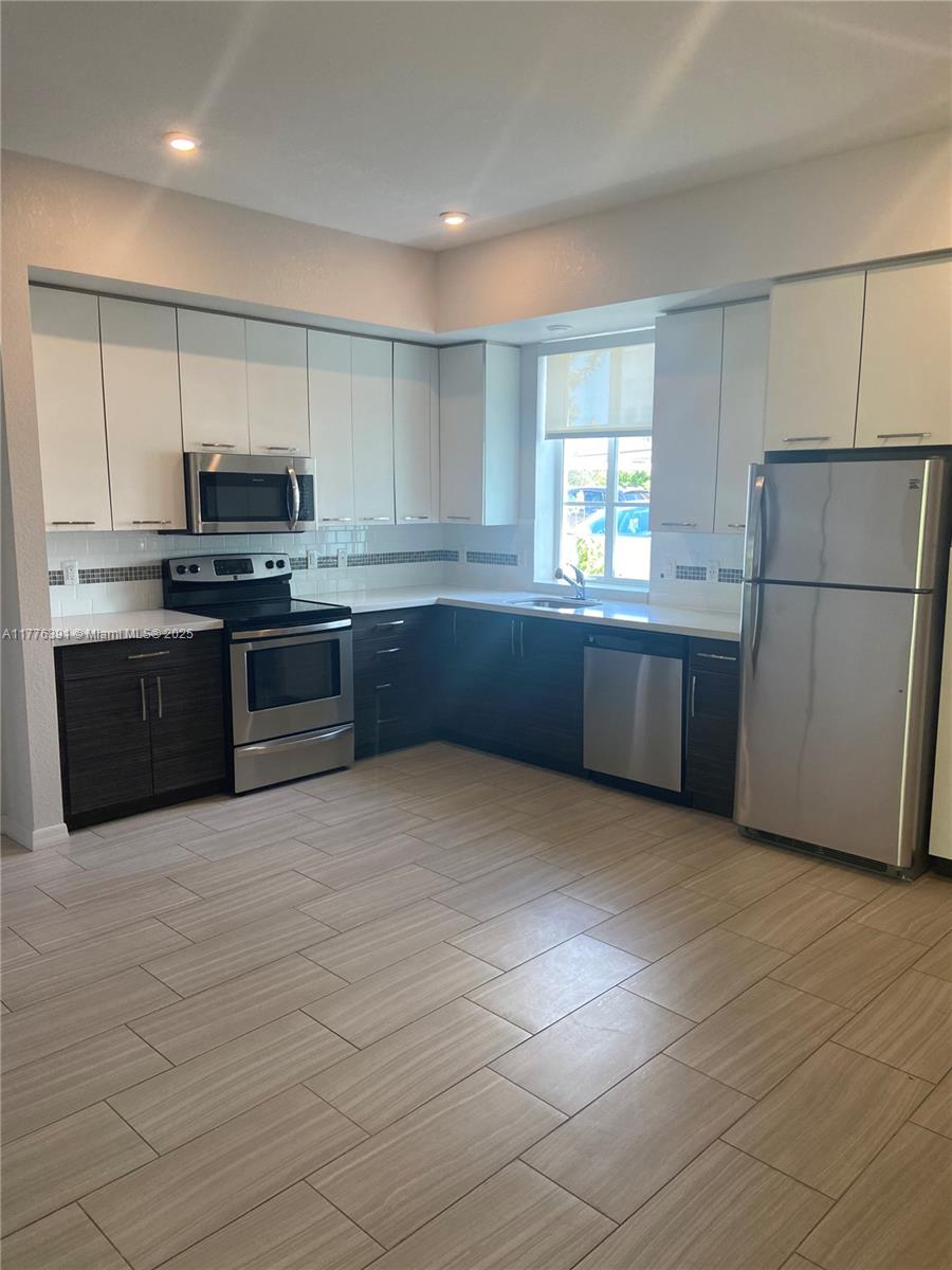 Bryan Sub Lts 1, 2 Blk 59 - Residential Lease